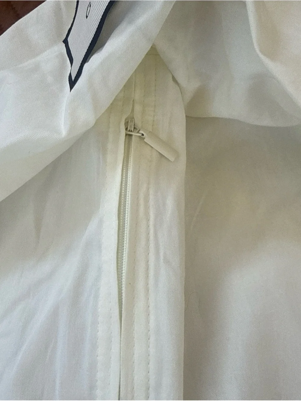 Gucci Fabric Garment Bag 42x25 Length Zipper Closure